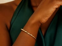 14k Yellow Gold Thin Twisted Shiny Bangle (2.50 mm) 2